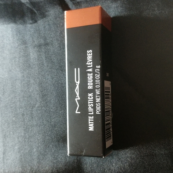 MAC Velvet Teddy matte lipstick NIB - Picture 1 of 2
